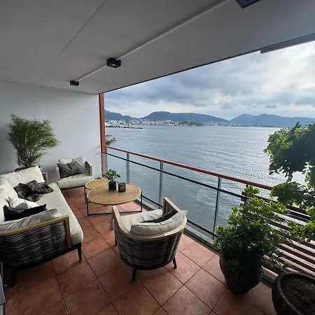 Apartment With Balcony Right By The Sea Bergen